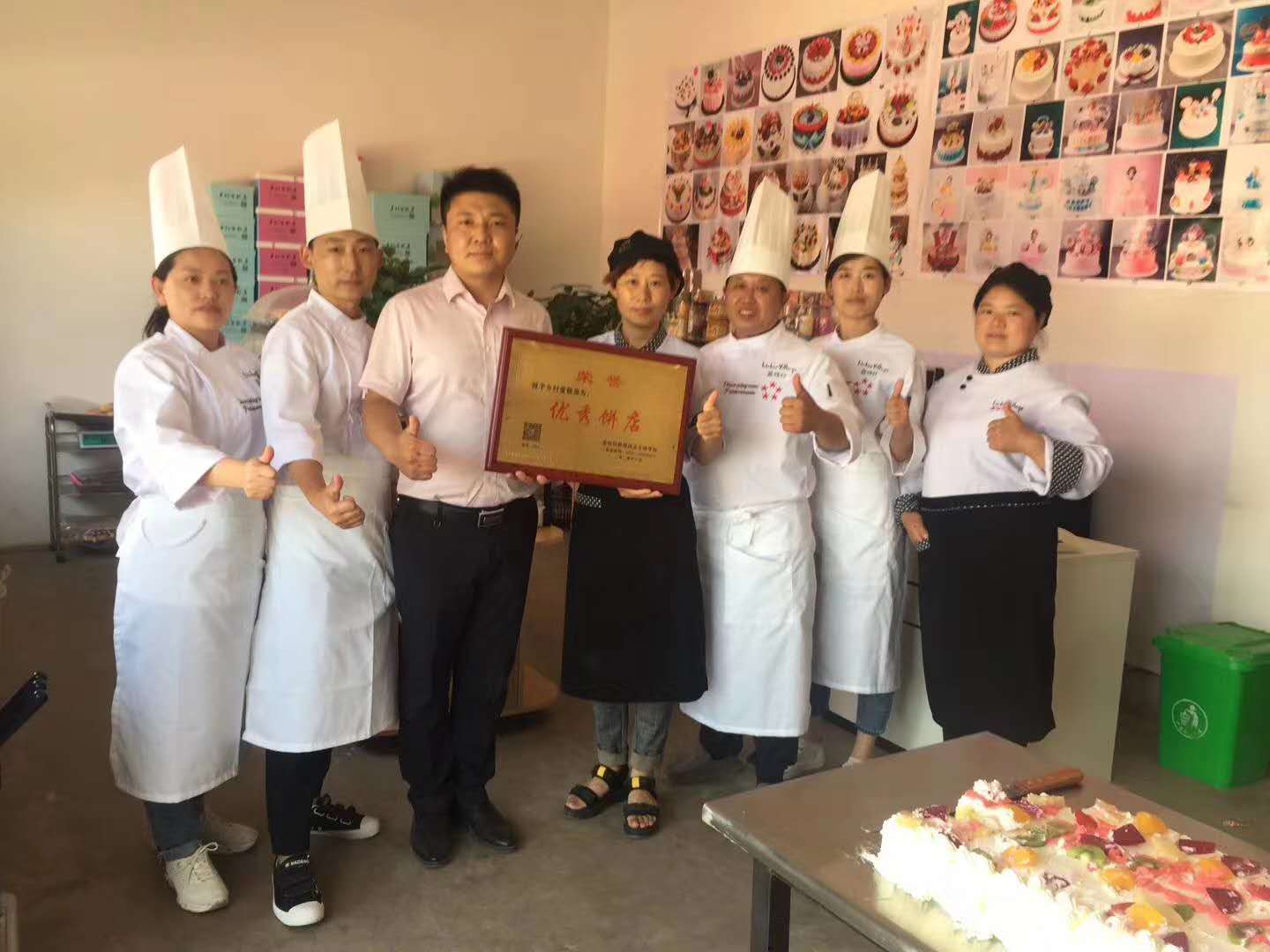 ��л����ƴ�����Լ�